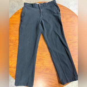 Amazon Essentials Men's Black Chinos